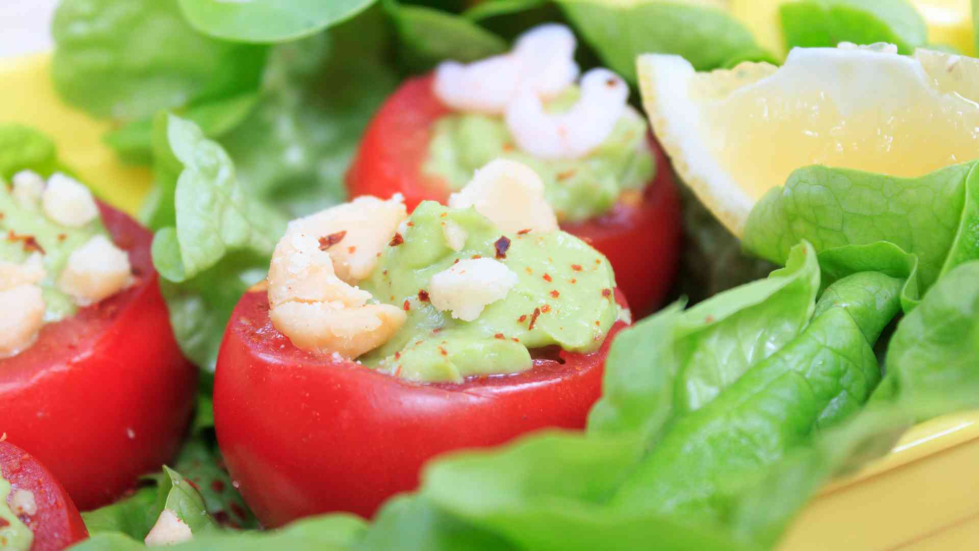 Gefuellte Tomaten mit Gucacamole, LCHF-Rezept zum mitnehmen